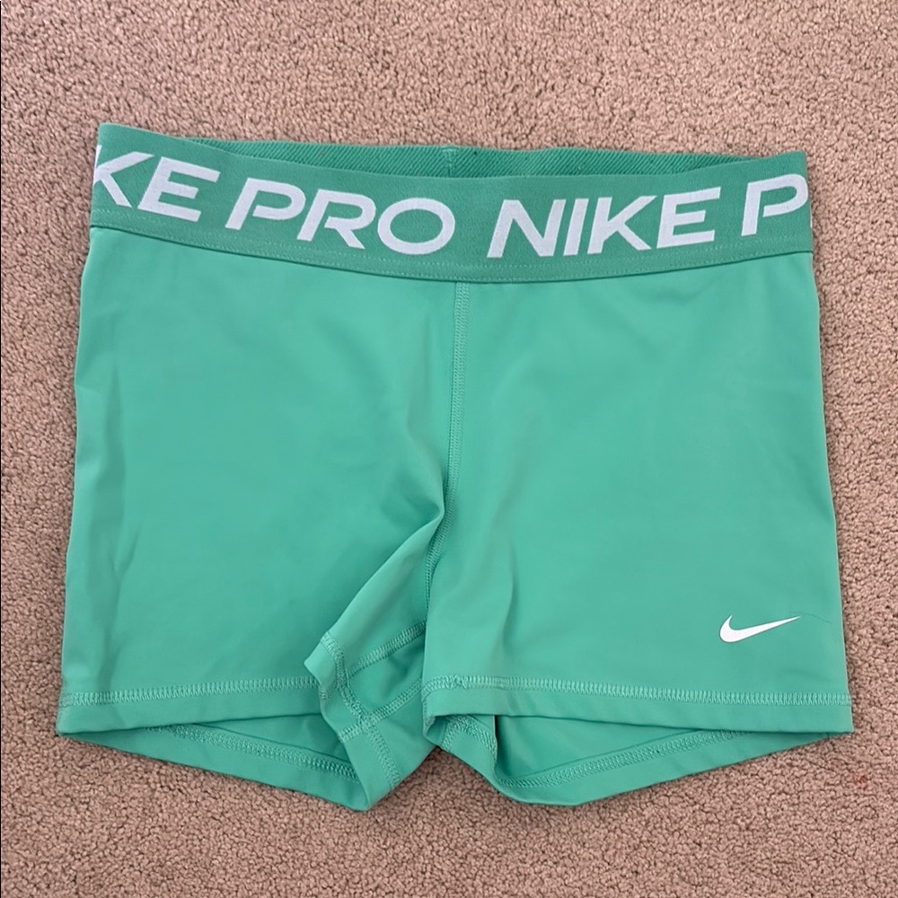 Nike Pros — Bright Green